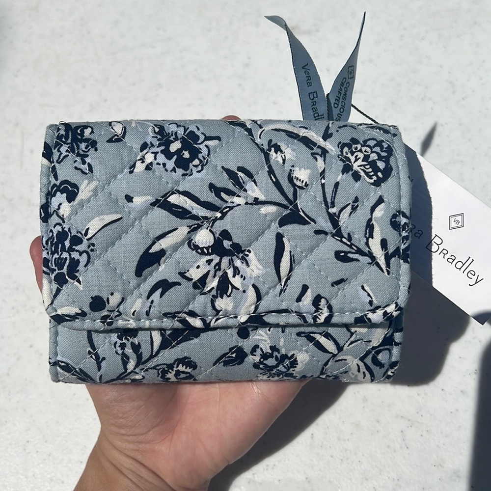 Vera Bradley Wallet!!🤩